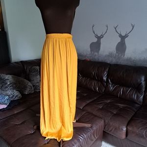 🌟3 for 25! Gold yellow maxi skirt size small